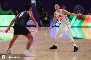 开云首页入口-张佳玮：第二节后半段纯天赋差距 中国打得没问题 但澳洲纯粹硬上