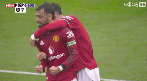 开云平台中国-不容易！曼联3-2绝杀升班马，曼联众将激动庆祝&amp;amp;齐尔克泽抱阿莫林